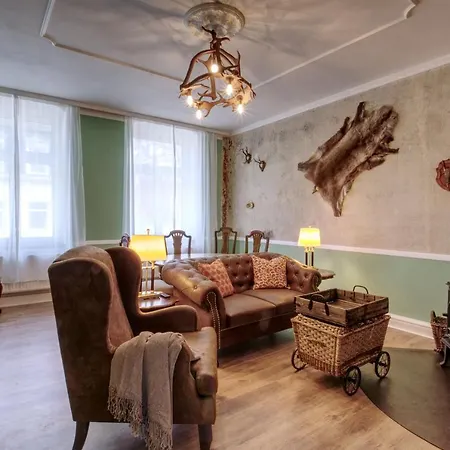 Apartment Herrenzimmer Mit Kamin Und Terrasse